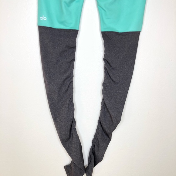 ALO YOGA GODDESS LEGGING | AGAVE/STORMY HEATHER S - Picture 6 of 11